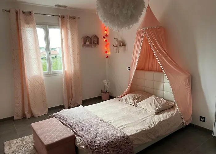 Kaly,piscine Privée Plein Sud, Climatisation, Internet Villa